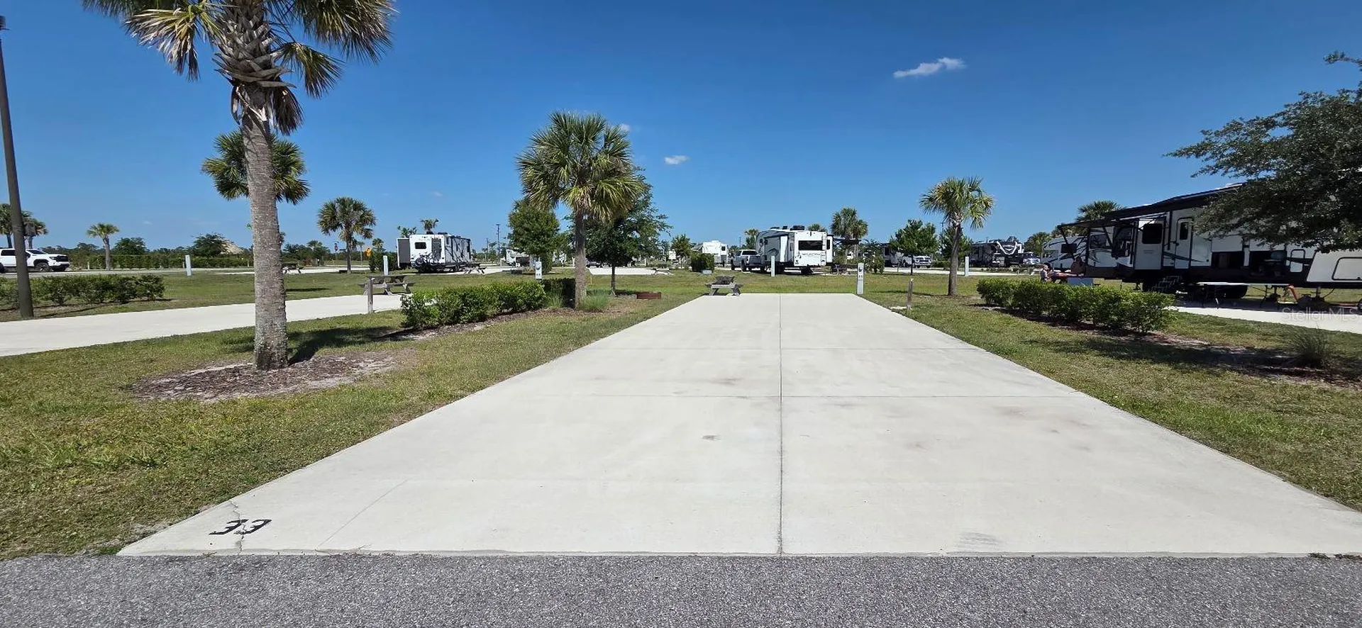 33 Tiki Turn Hyw 630 E Lake Wales FL 33898