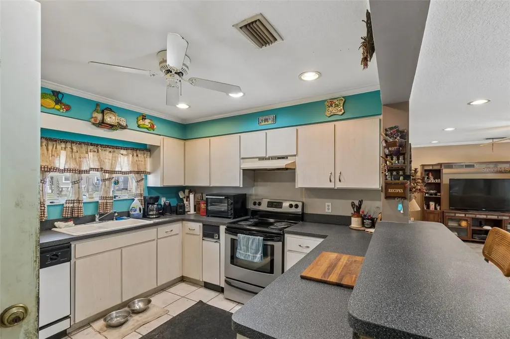 212 Crystal Lake Road Lutz FL 33548