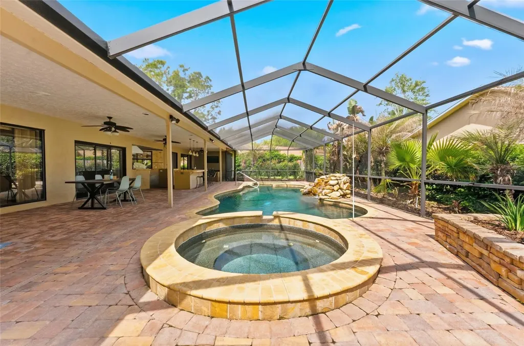 8701 Tantallon Circle Tampa FL 33647