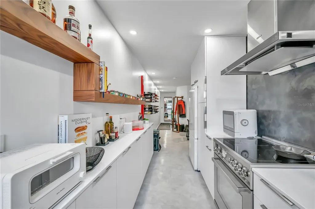 224 6th Avenue N St Petersburg FL 33701