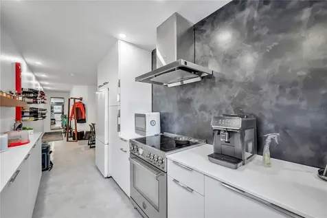 224 6th Avenue N St Petersburg FL 33701