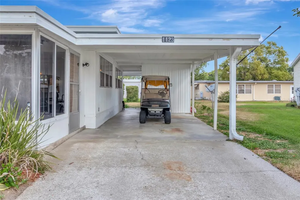 1123 Forest Lane Tavares FL 32778