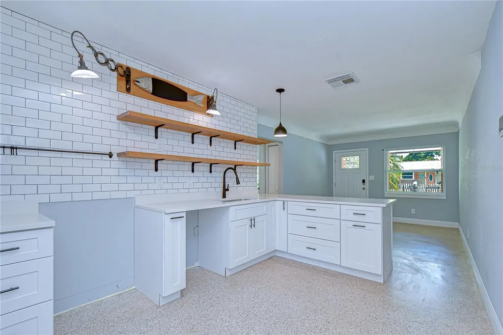 5614 30th Avenue S Gulfport FL 33707