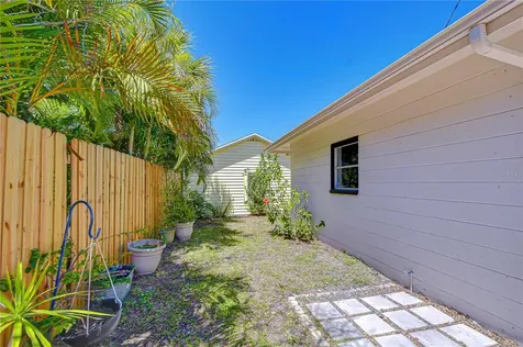 5614 30th Avenue S Gulfport FL 33707