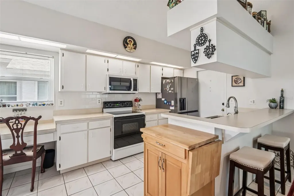 214 Linger Lane Sun City Center FL 33573