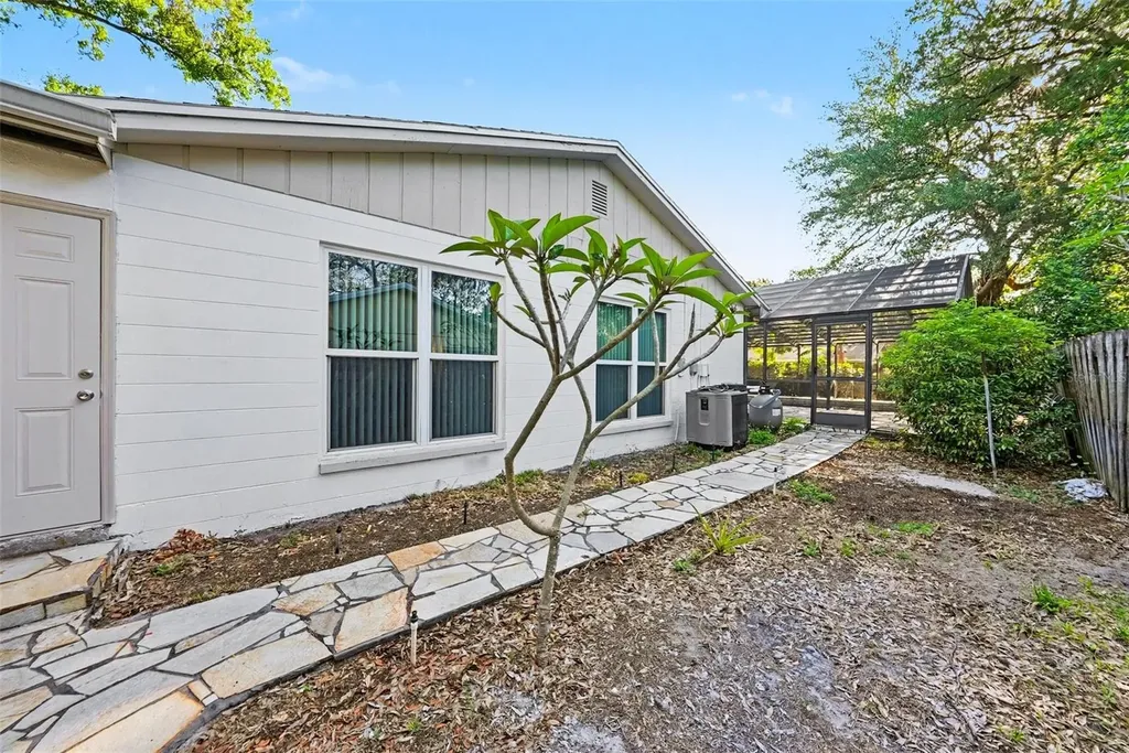 13503 Greenleaf Drive Tampa FL 33613