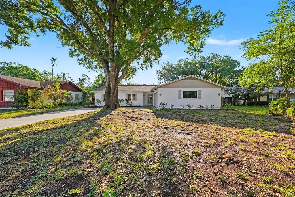 13503 Greenleaf Drive Tampa FL 33613