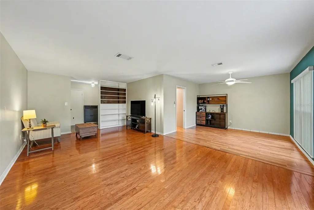 13503 Greenleaf Drive Tampa FL 33613