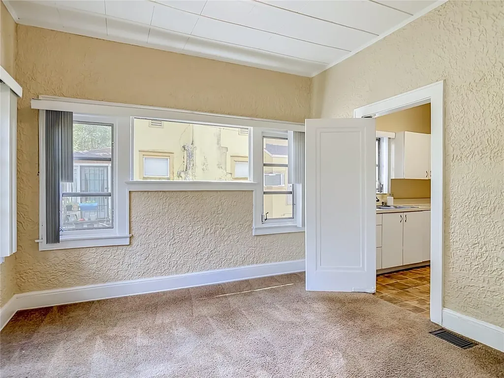 224 S Salisbury Avenue Deland FL 32720