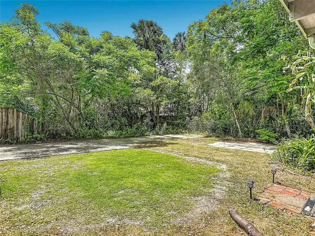 224 S Salisbury Avenue Deland FL 32720