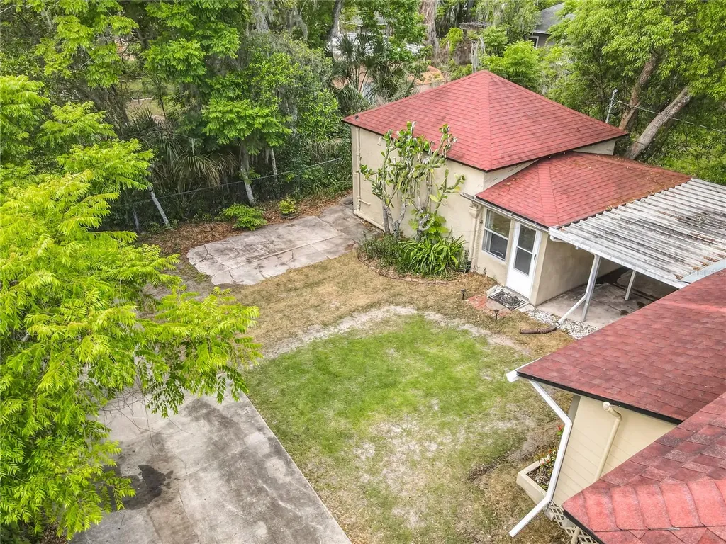 224 S Salisbury Avenue Deland FL 32720