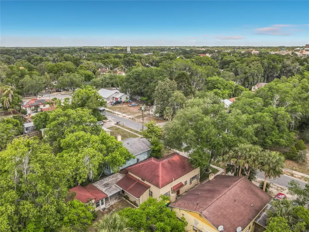 224 S Salisbury Avenue Deland FL 32720