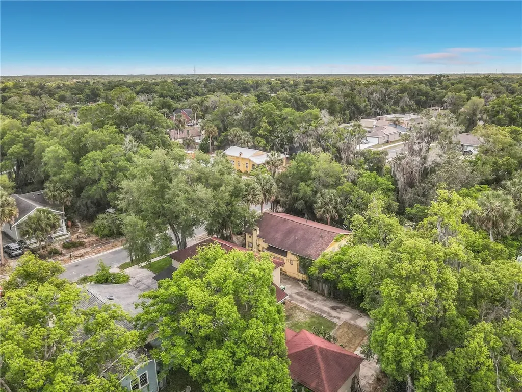 224 S Salisbury Avenue Deland FL 32720