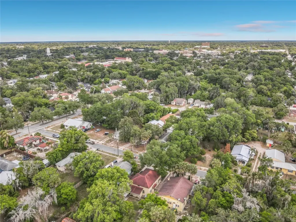 224 S Salisbury Avenue Deland FL 32720