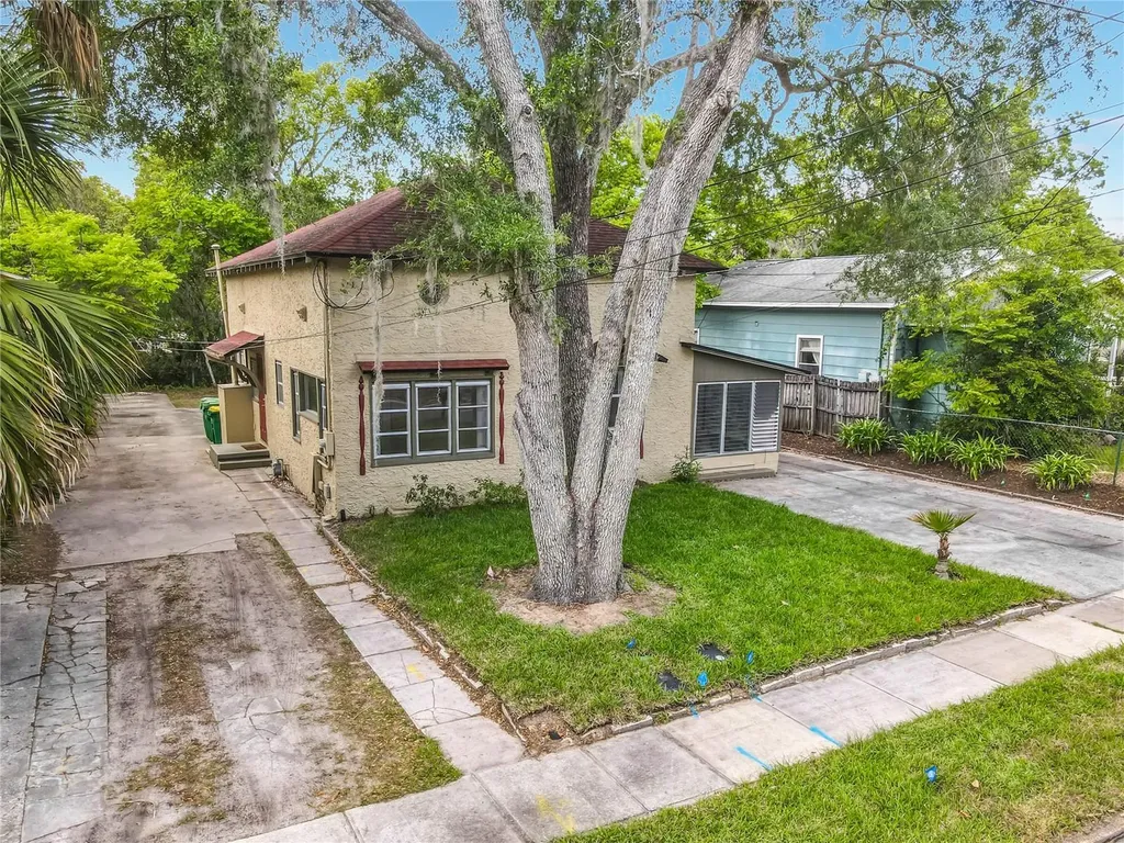 224 S Salisbury Avenue Deland FL 32720