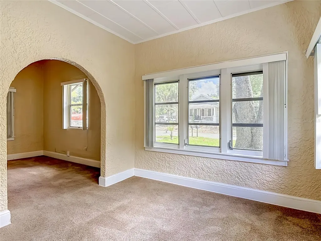 224 S Salisbury Avenue Deland FL 32720