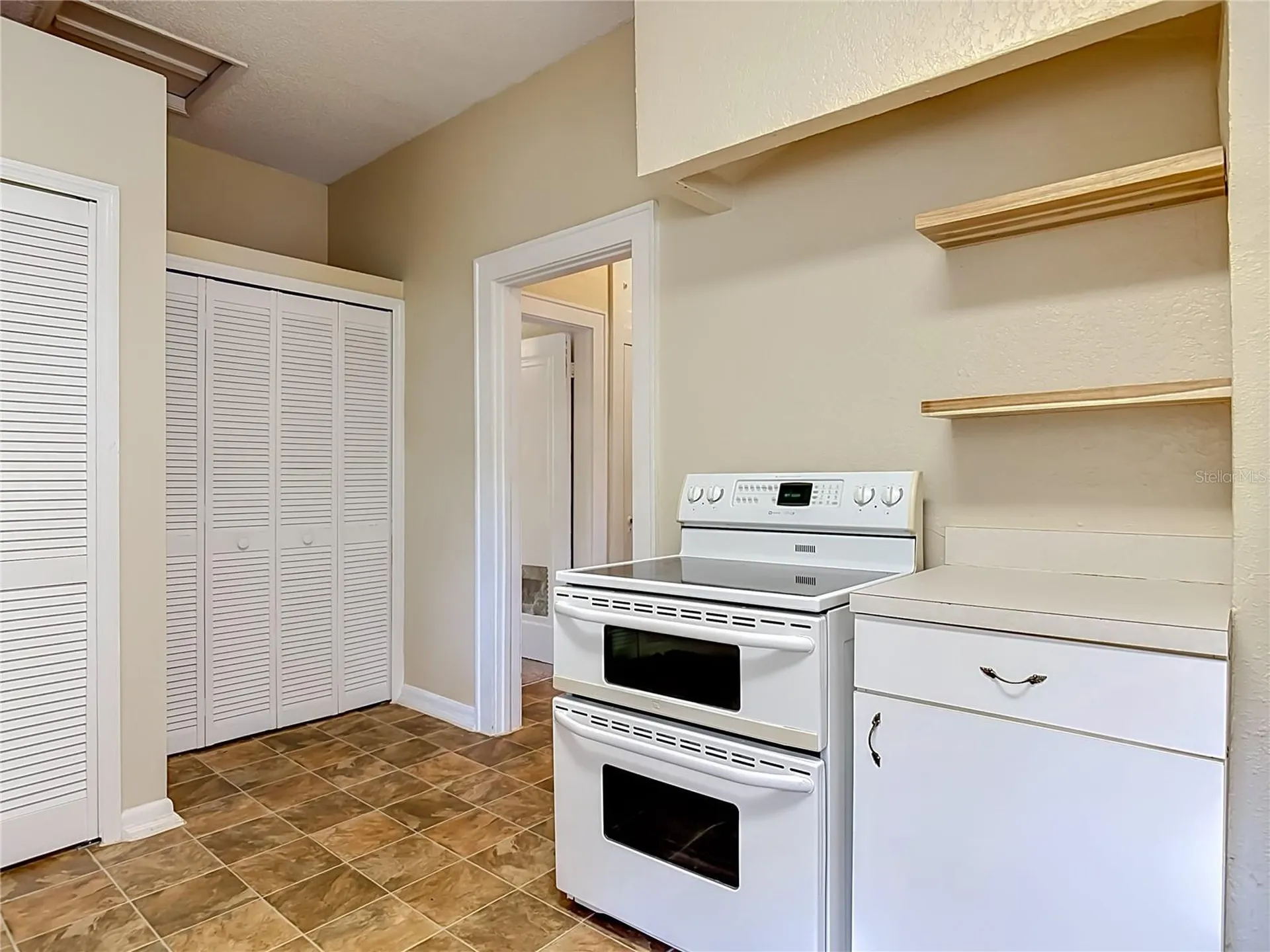 224 S Salisbury Avenue Deland FL 32720