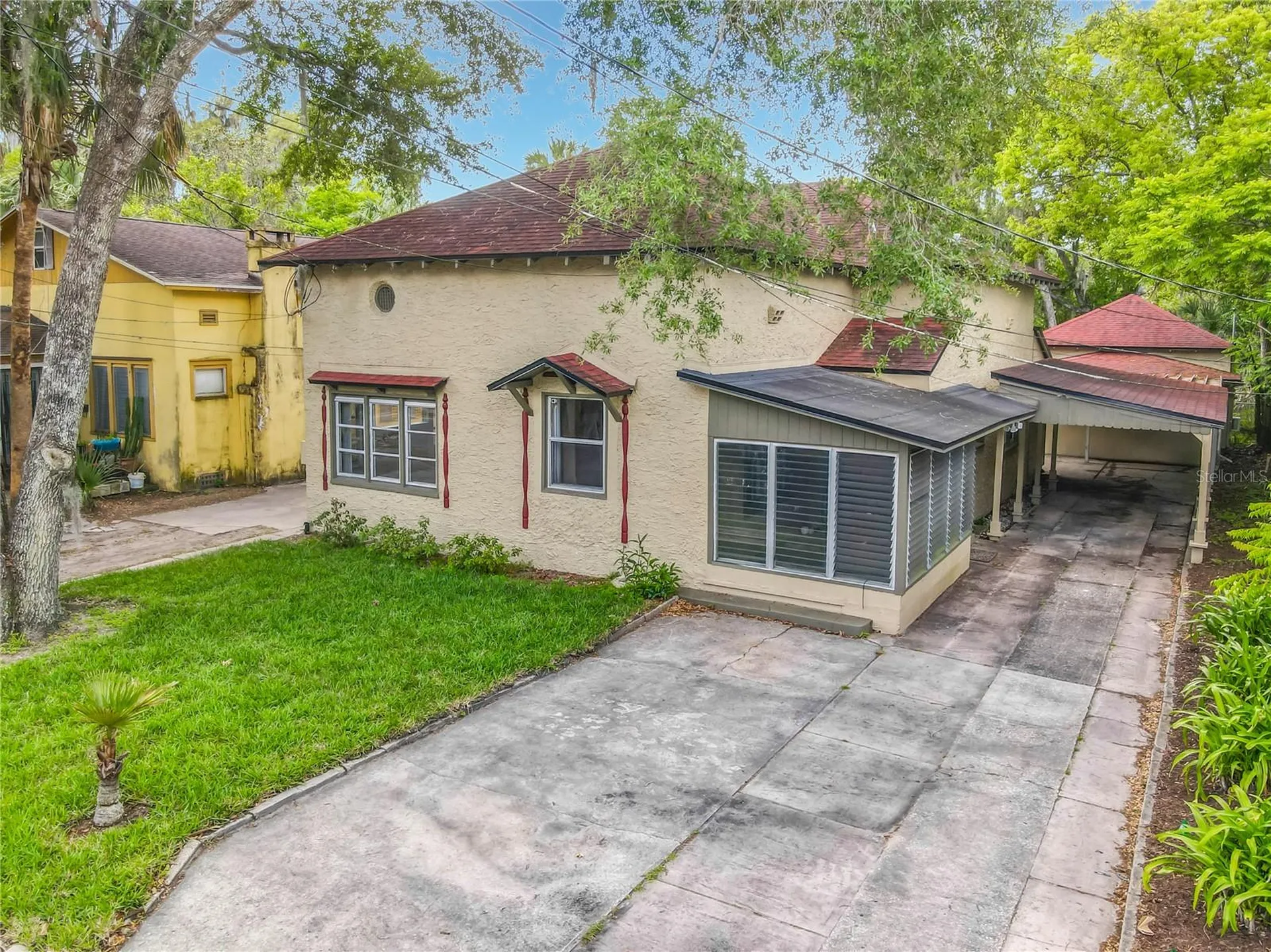 224 S Salisbury Avenue Deland FL 32720
