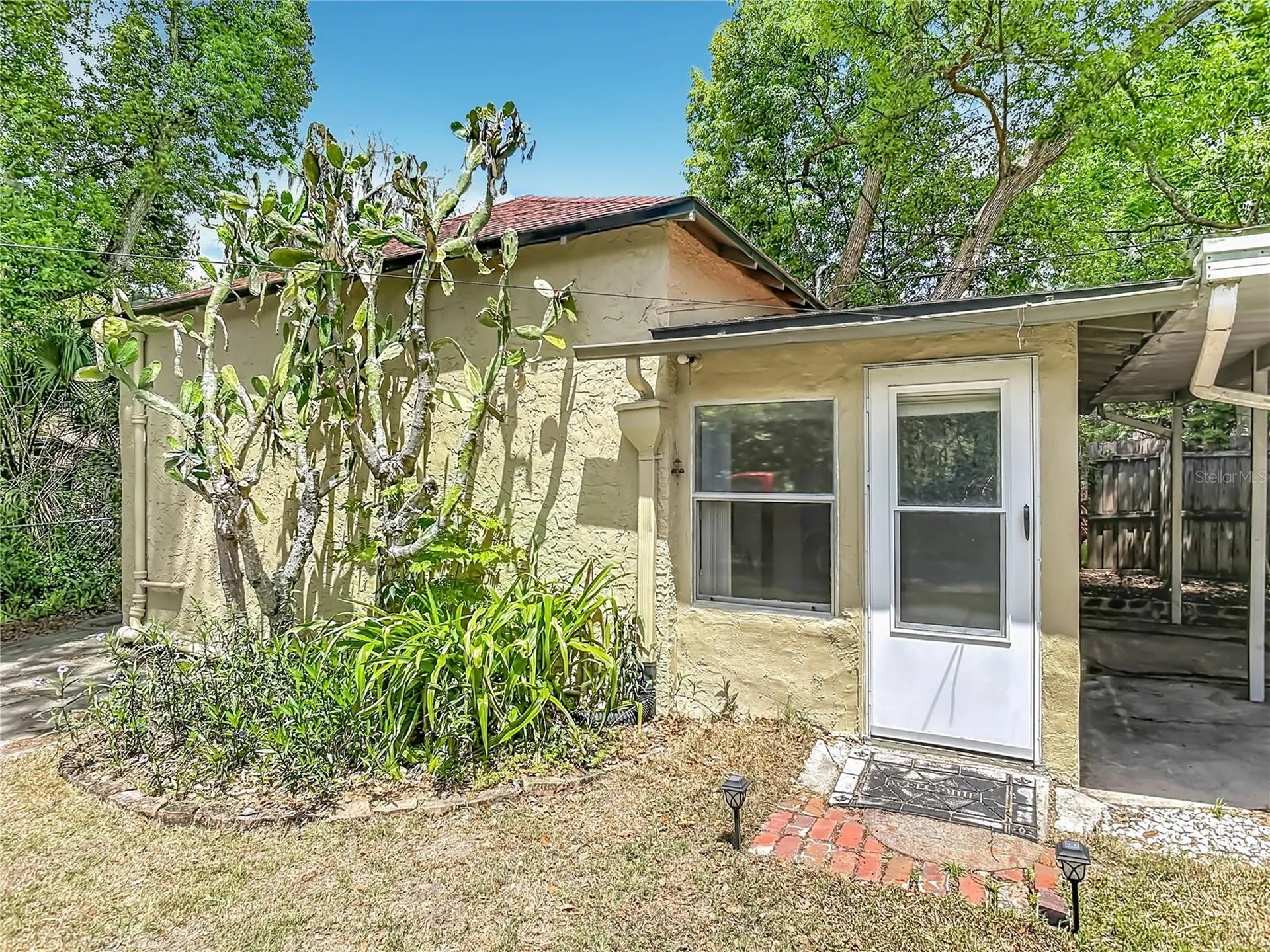 224 S Salisbury Avenue Deland FL 32720