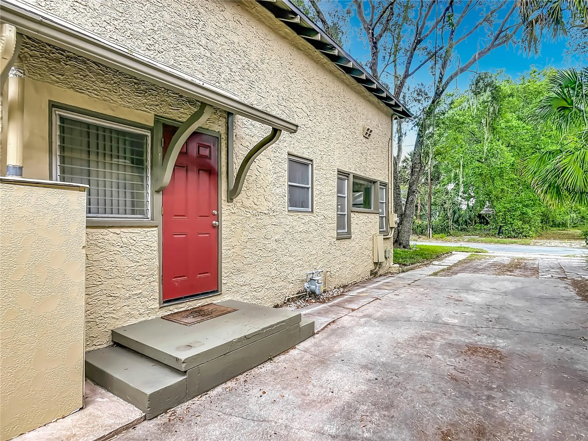 224 S Salisbury Avenue Deland FL 32720