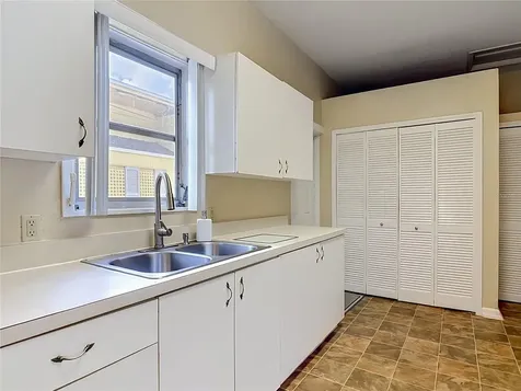 224 S Salisbury Avenue Deland FL 32720