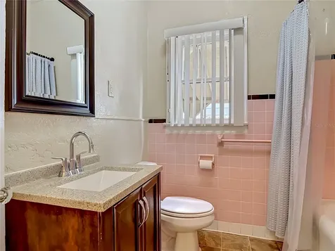 224 S Salisbury Avenue Deland FL 32720