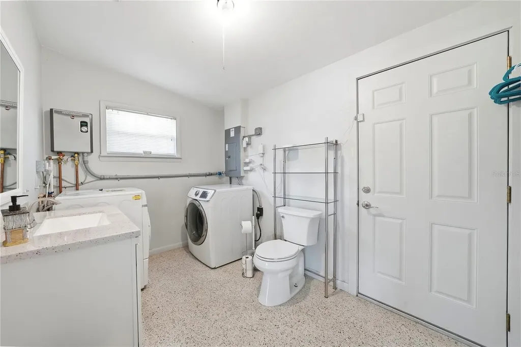 10437 52nd Avenue N St Petersburg FL 33708