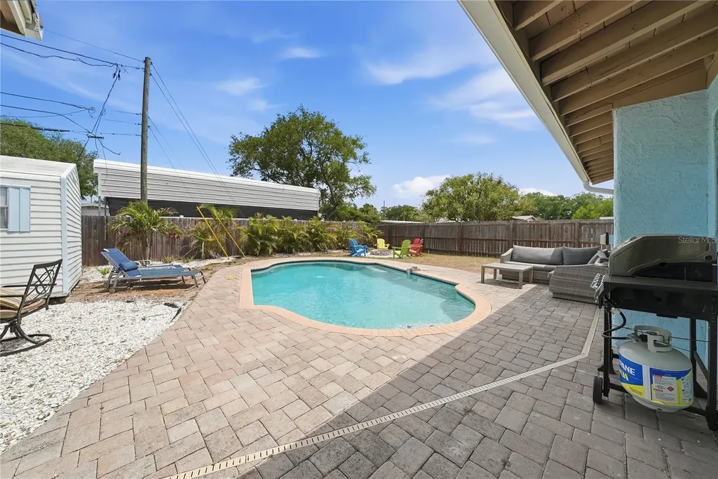 10437 52nd Avenue N St Petersburg FL 33708