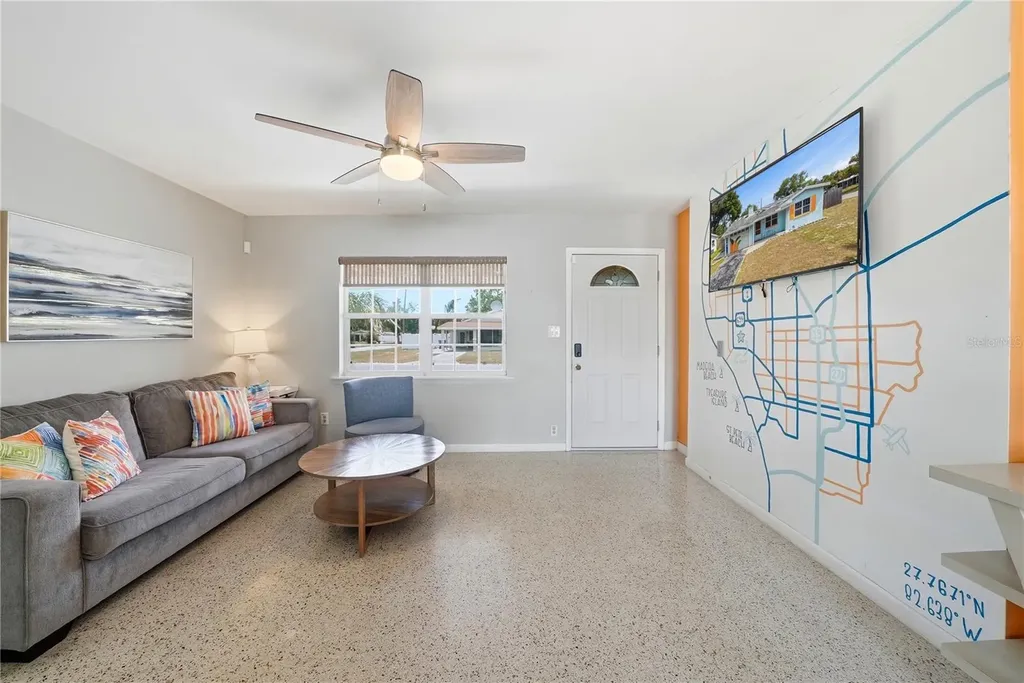10437 52nd Avenue N St Petersburg FL 33708