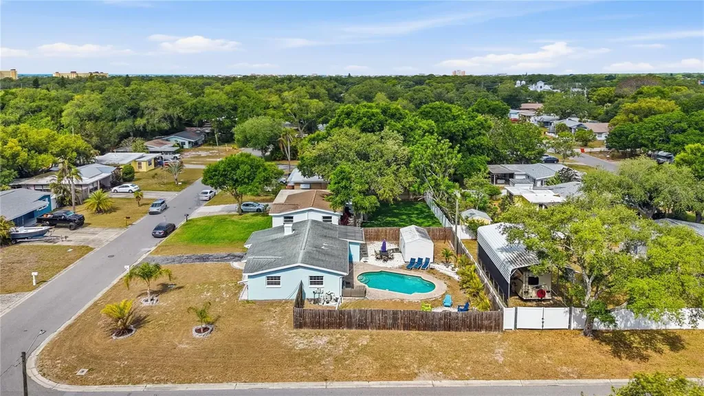 10437 52nd Avenue N St Petersburg FL 33708