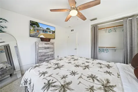 10437 52nd Avenue N St Petersburg FL 33708