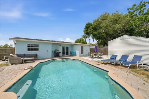 10437 52nd Avenue N St Petersburg FL 33708