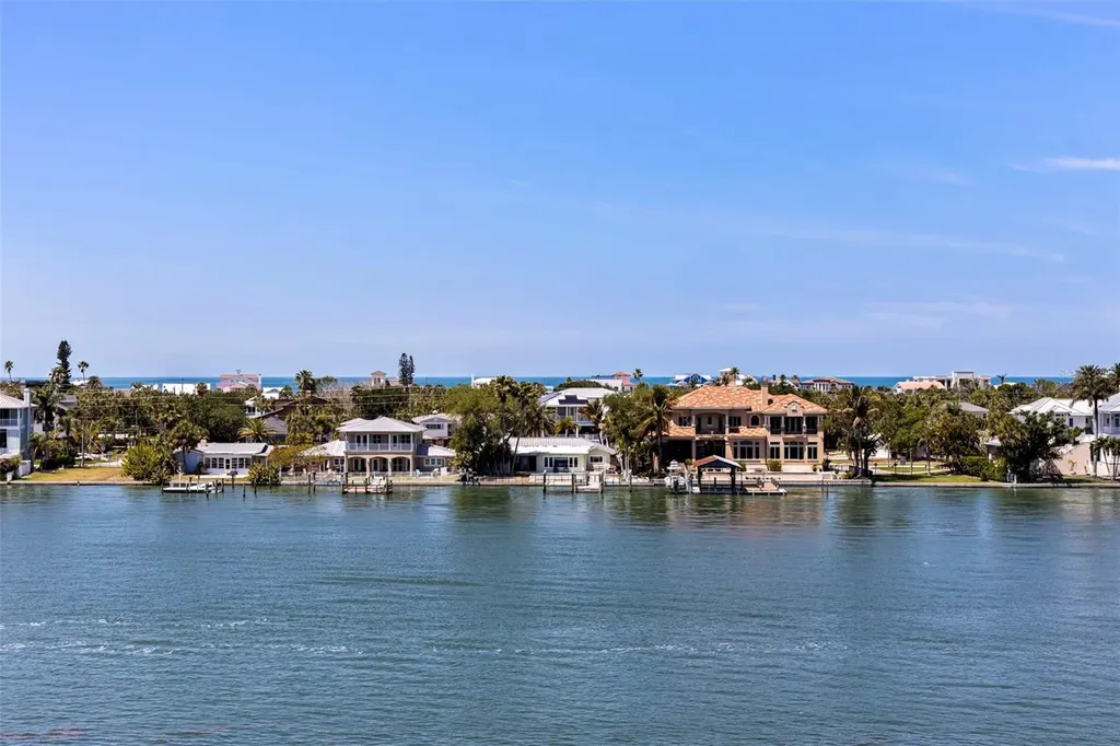 736 Island Way Clearwater Beach FL 33767