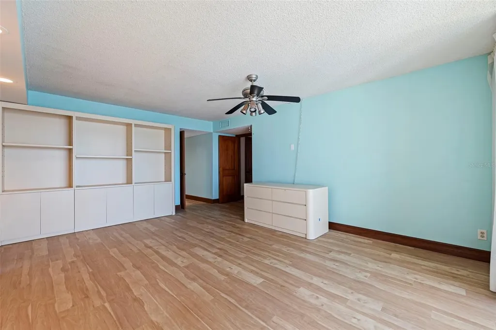 736 Island Way Clearwater Beach FL 33767