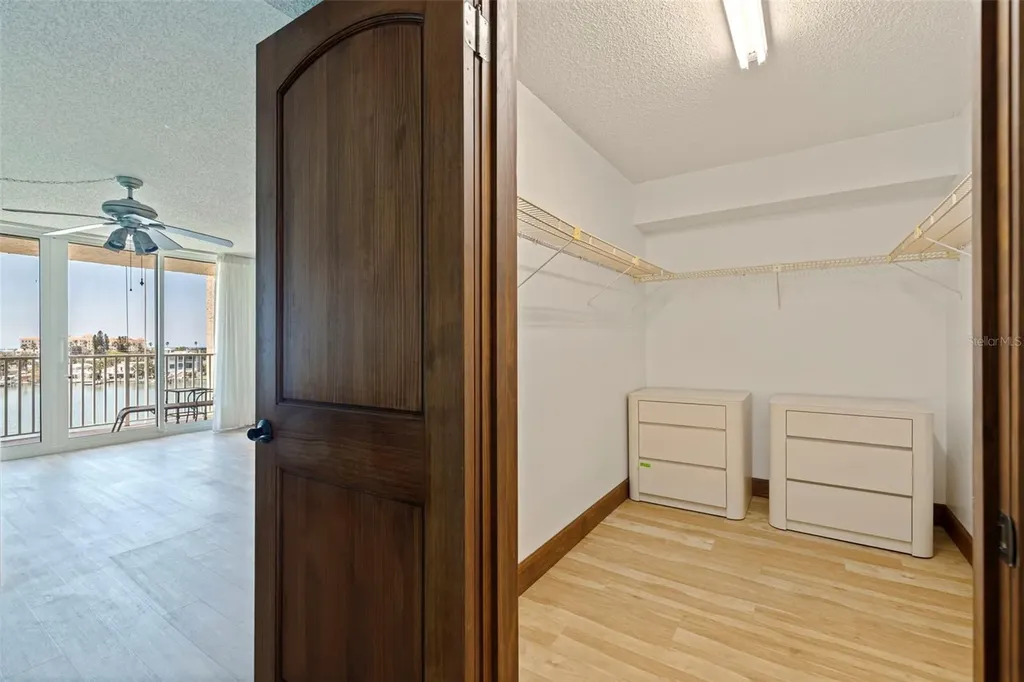 736 Island Way Clearwater Beach FL 33767