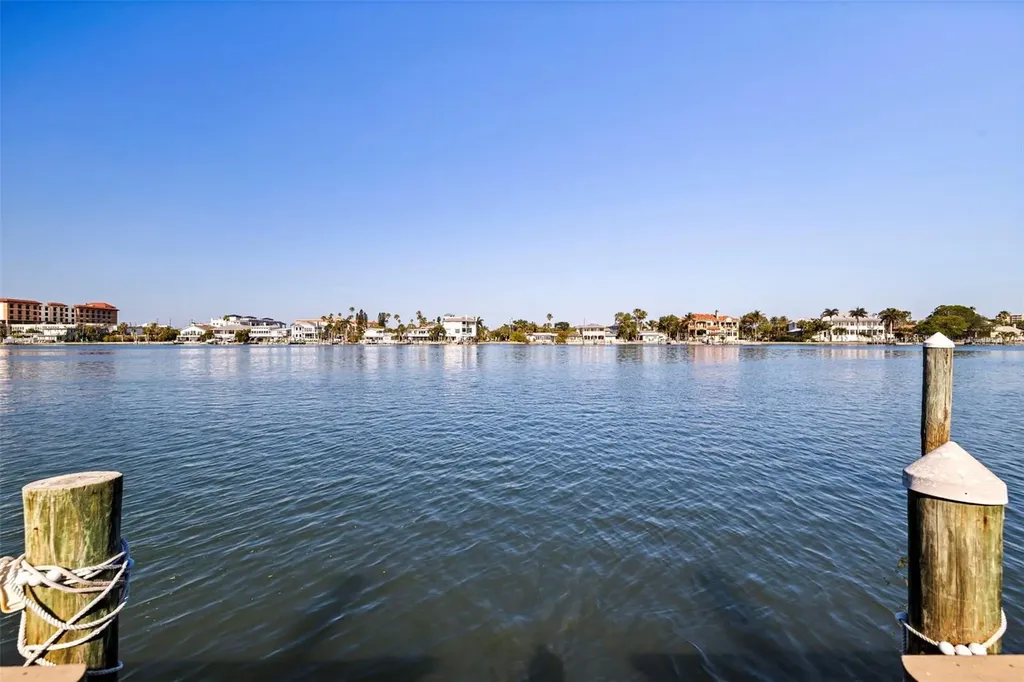 736 Island Way Clearwater Beach FL 33767