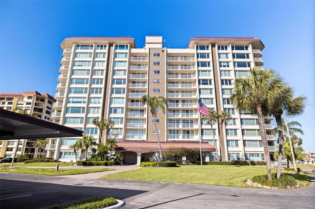 736 Island Way Clearwater Beach FL 33767