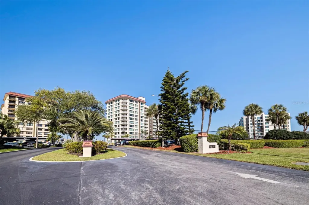 736 Island Way Clearwater Beach FL 33767