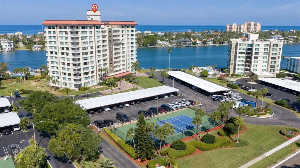 736 Island Way Clearwater Beach FL 33767
