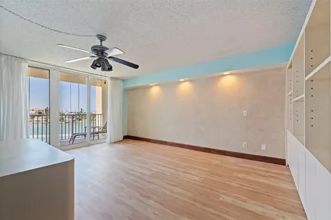 736 Island Way Clearwater Beach FL 33767