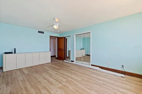 736 Island Way Clearwater Beach FL 33767