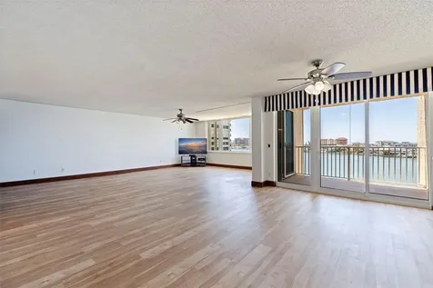 736 Island Way Clearwater Beach FL 33767