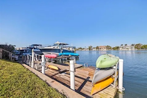 736 Island Way Clearwater Beach FL 33767