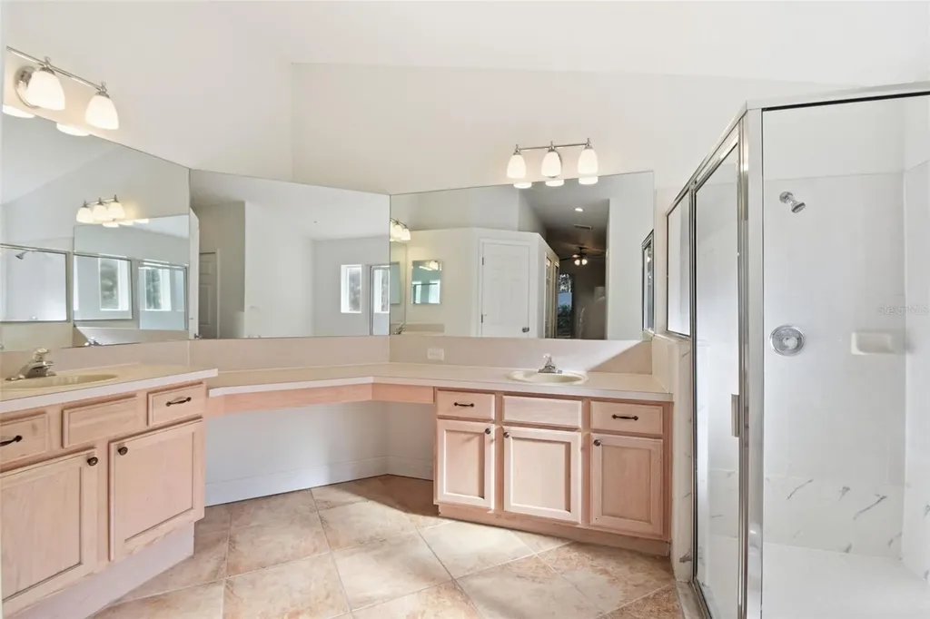 703 Grand Canyon Drive Valrico FL 33594