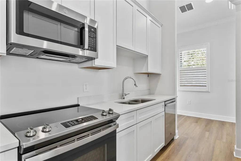 1903 W Bristol Avenue Tampa FL 33606