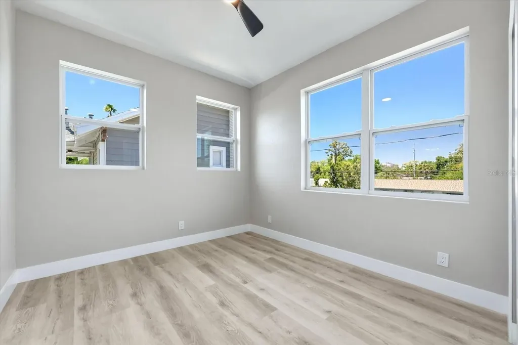 1044 12th Avenue S St Petersburg FL 33705