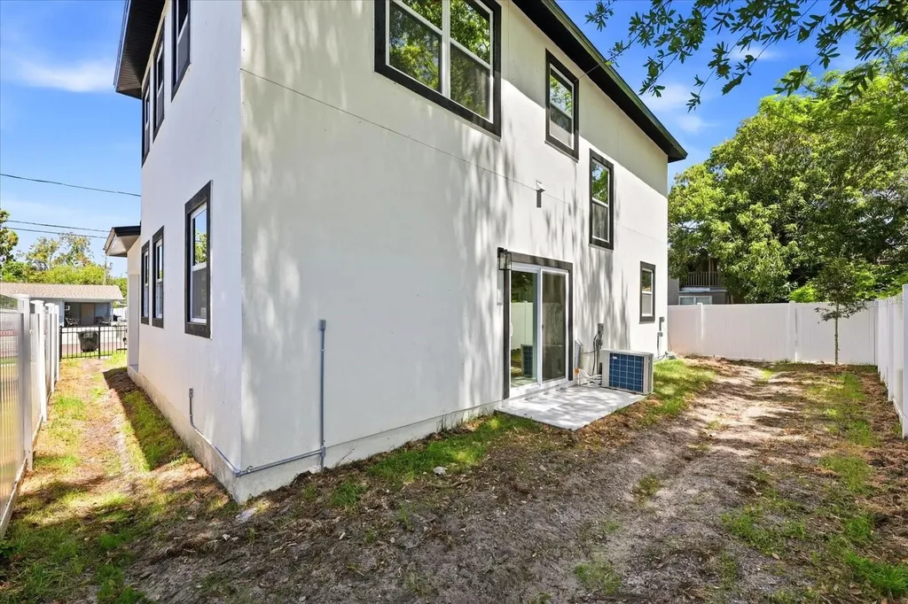 1044 12th Avenue S St Petersburg FL 33705