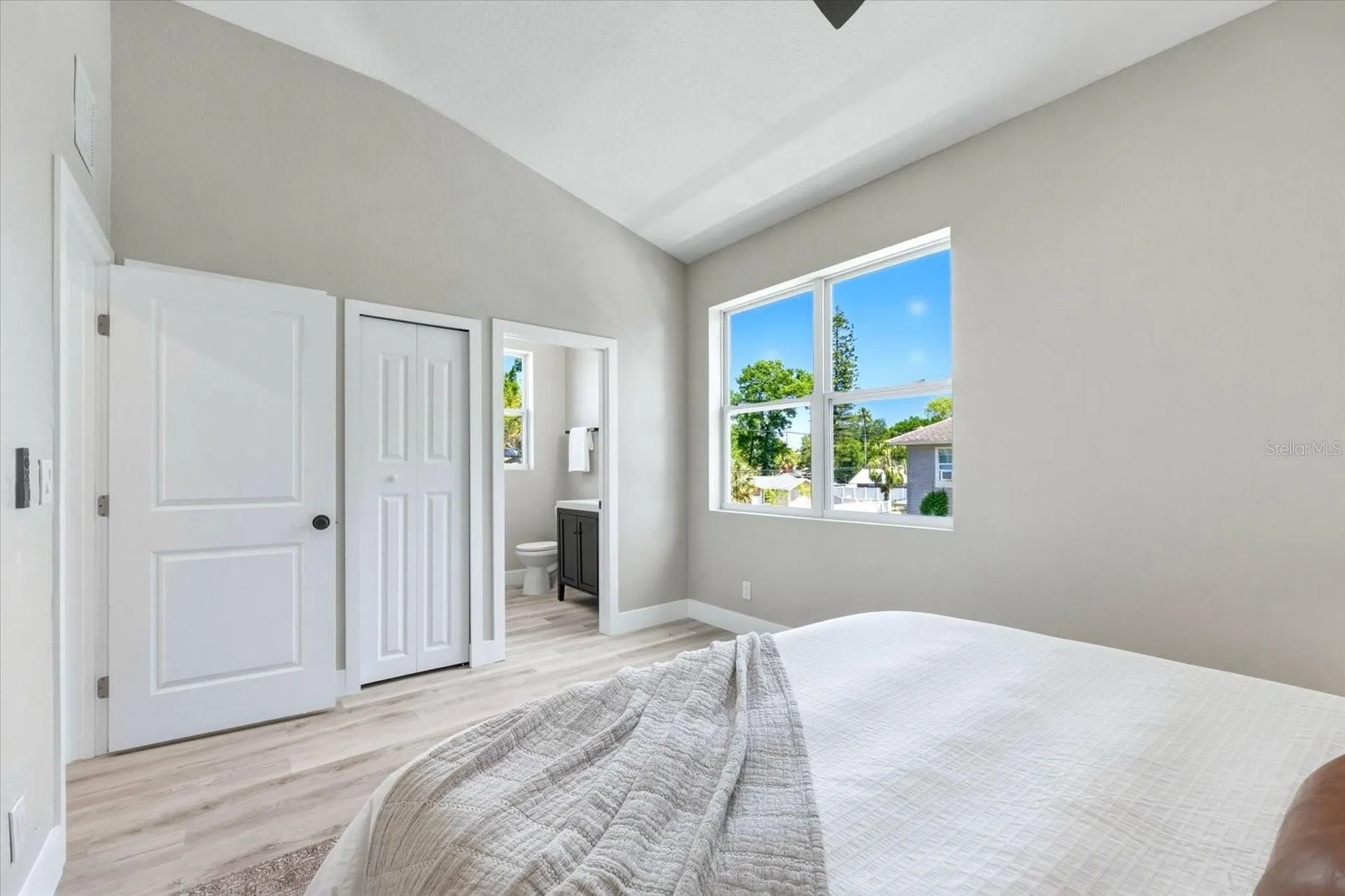 1044 12th Avenue S St Petersburg FL 33705