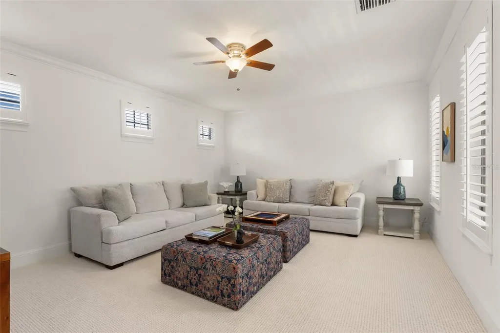 8675 Farthington Way Orlando FL 32827