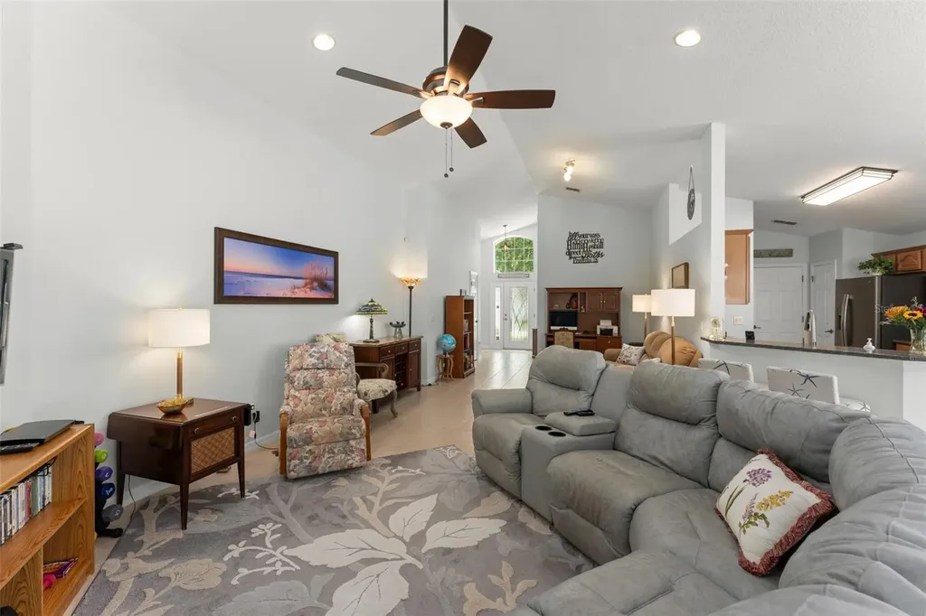 9044 Oak Moss Drive Orlando FL 32832